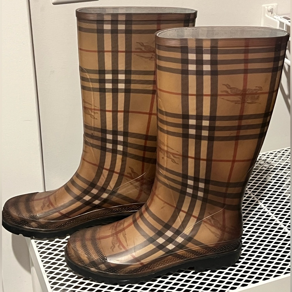 Women’s Burberry Rain Boots US 9/IT 39/UK 6